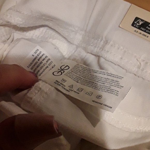 NWT - LEI WHITE DORM SHORTS. PULL ON SHORTS. - Picture 5 of 5